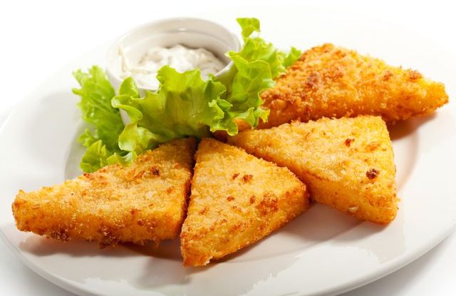 recept jak obalit smažený sýr aby nevytekl