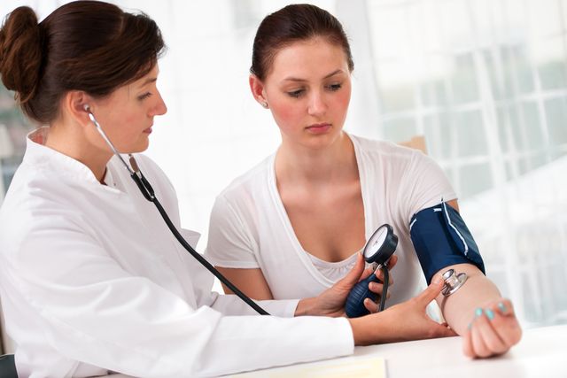 vysoký krevní tlak jak snížit rani simptomi hipertenzije