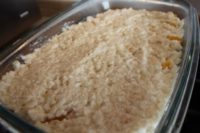 Přetřeme zbytkem rýžové hmoty a dáme zapéct