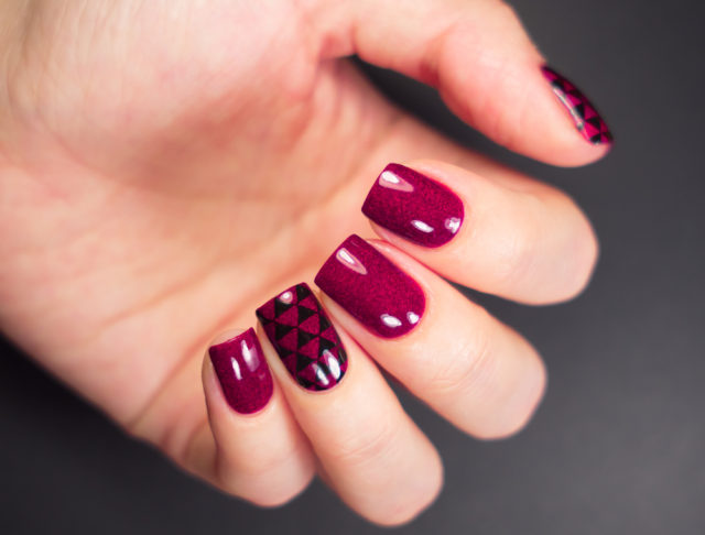 Jak si správně lakovat nehty