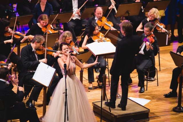 Pocta českým filmům a pohádkám, Hana Holišová, Rudolfinum