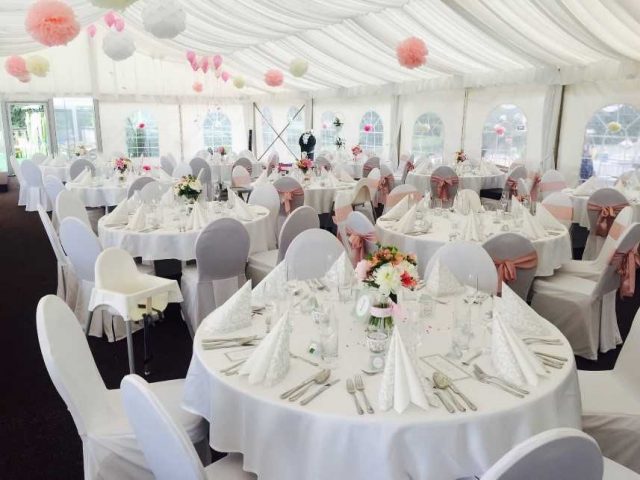 Svatba pod širým nebem, zahradní party stany