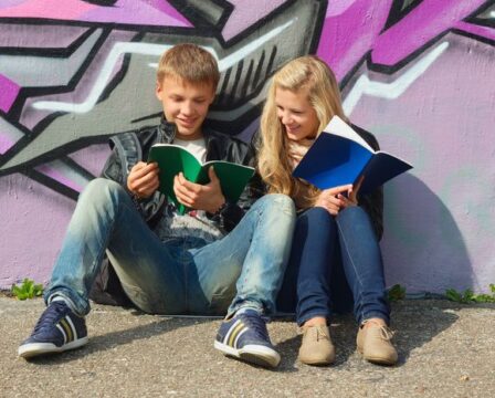 Sexuální dotyky urychlují nástup puberty
