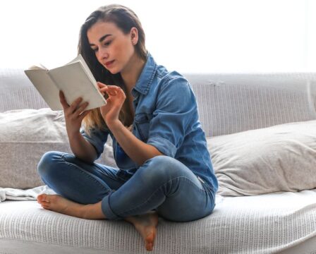 Čtení knih má pozitivní vliv na náš mozek
