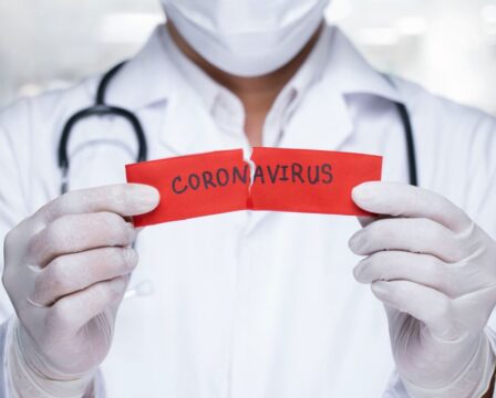 Testování koronaviru nemohou provádět plicní lékaři