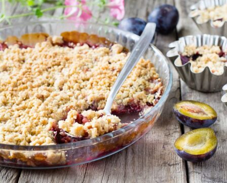 Švestkový crumble